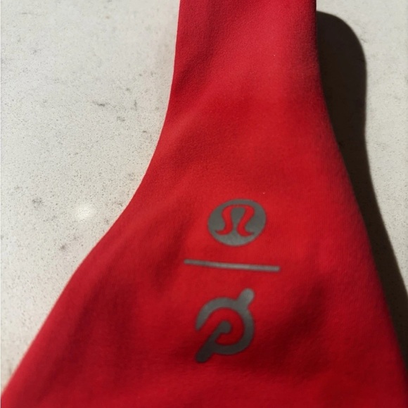 New With Tags - Lululemon x Peloton Align V-Neck Bra, Light Support, C/D Cup, 4 - Picture 9 of 10